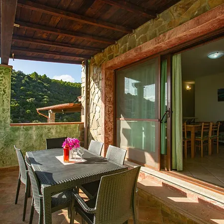 Le Residenze Di Porto Corallo * וילאפוצו
