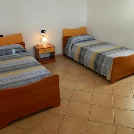 Le Residenze Di Porto Corallo בית נופש