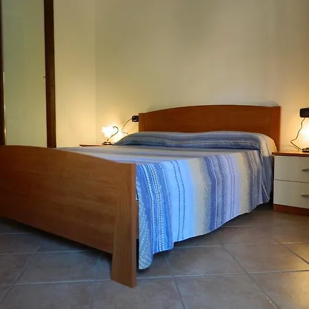 Le Residenze Di Porto Corallo בית נופש