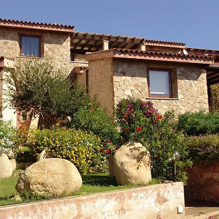 Le Residenze Di Porto Corallo בית נופש *