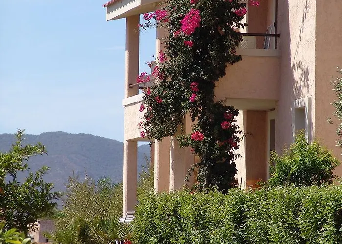 Le Residenze Di Porto Corallo Виллапутцу